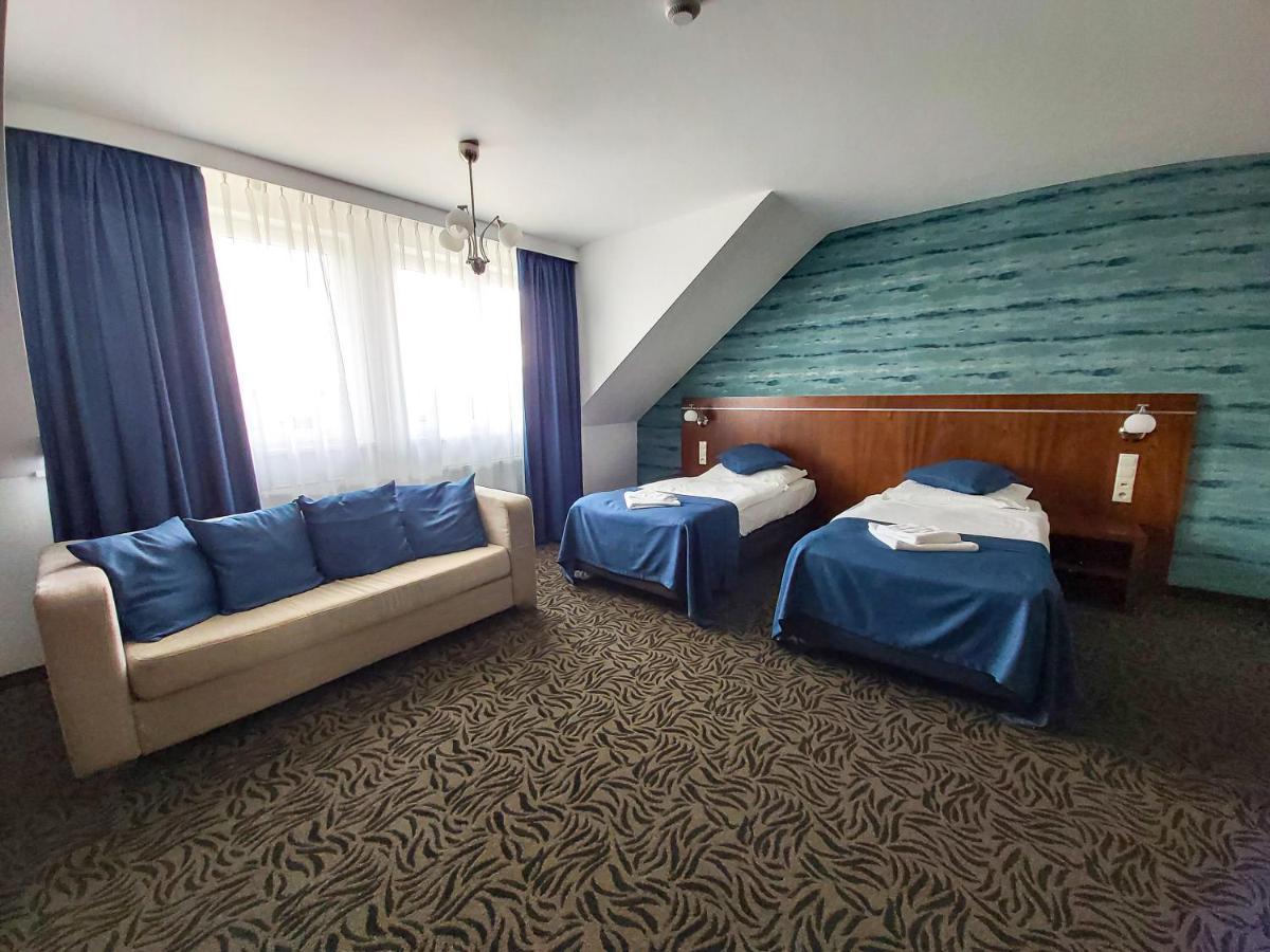 Hotel Azyl Kąty Wrocławskie Dış mekan fotoğraf