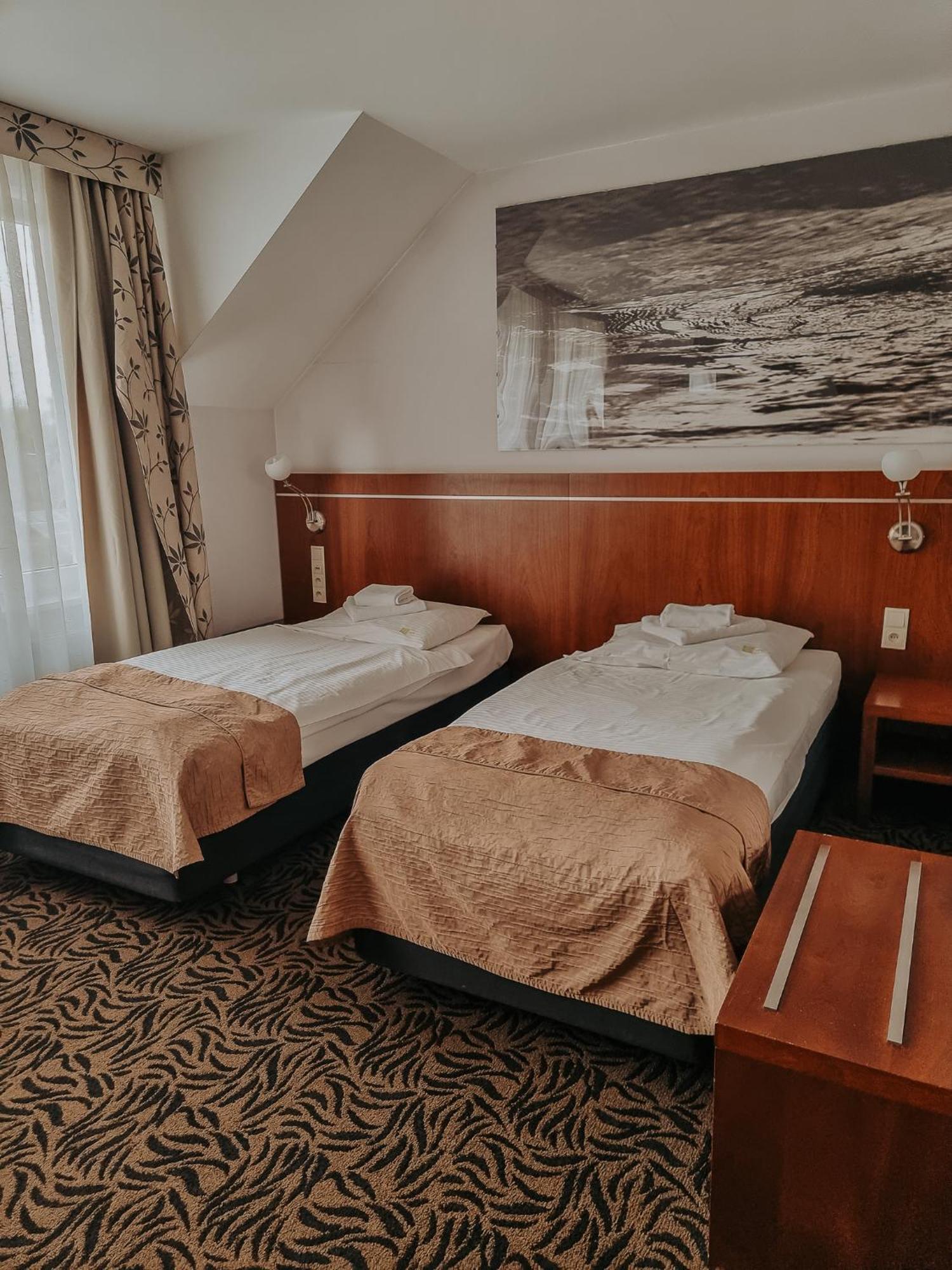 Hotel Azyl Kąty Wrocławskie Dış mekan fotoğraf