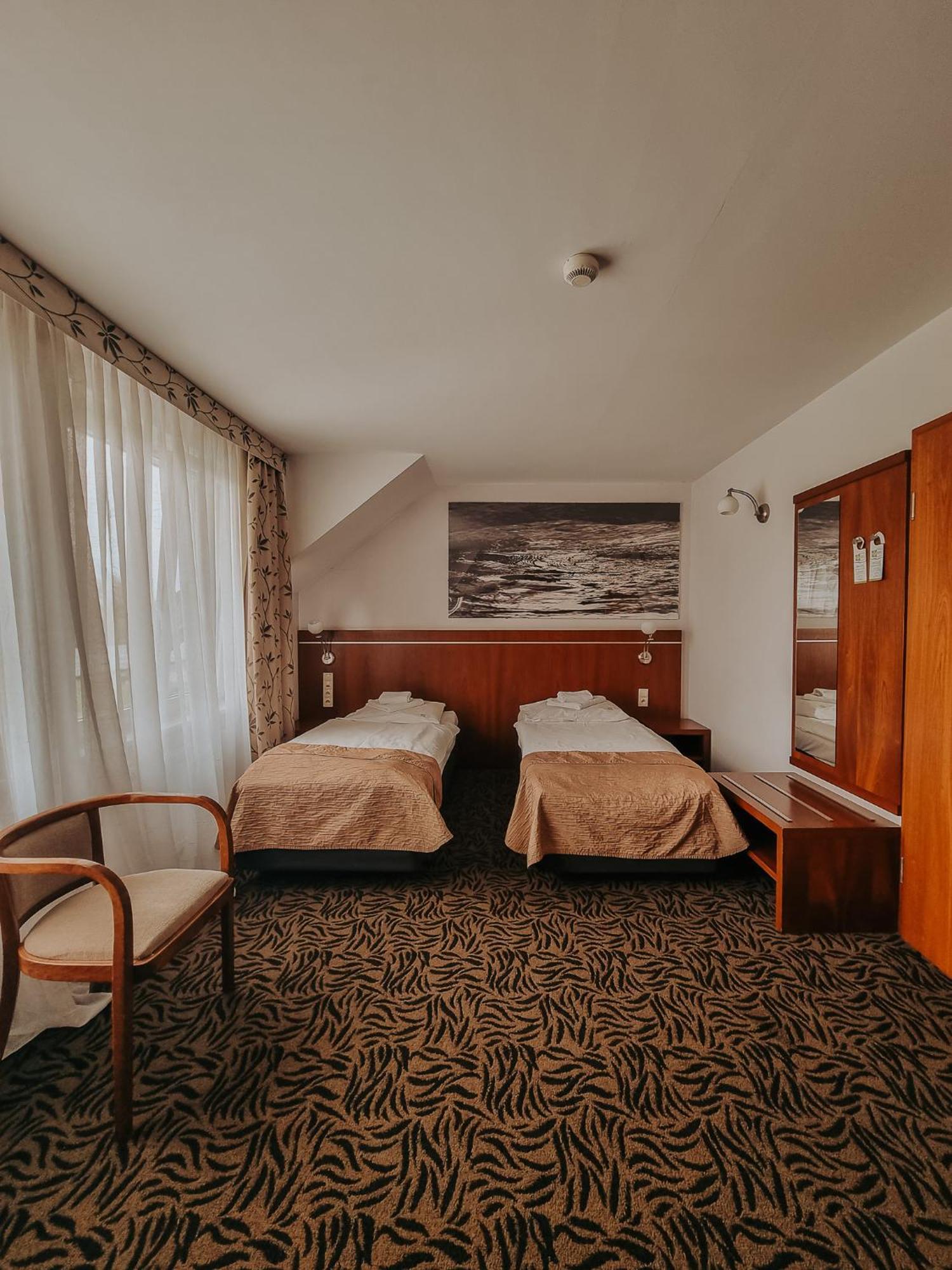 Hotel Azyl Kąty Wrocławskie Dış mekan fotoğraf