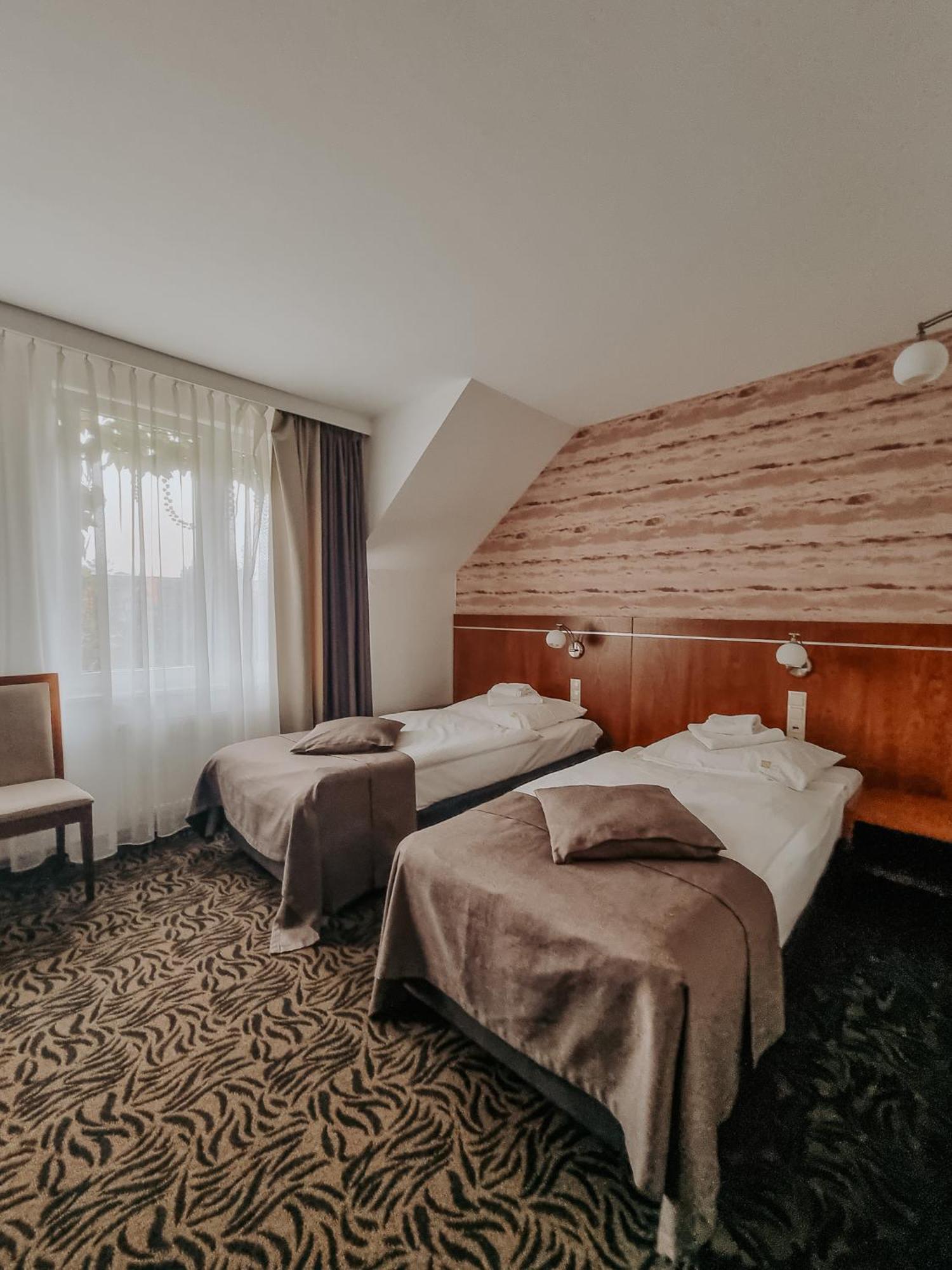 Hotel Azyl Kąty Wrocławskie Dış mekan fotoğraf