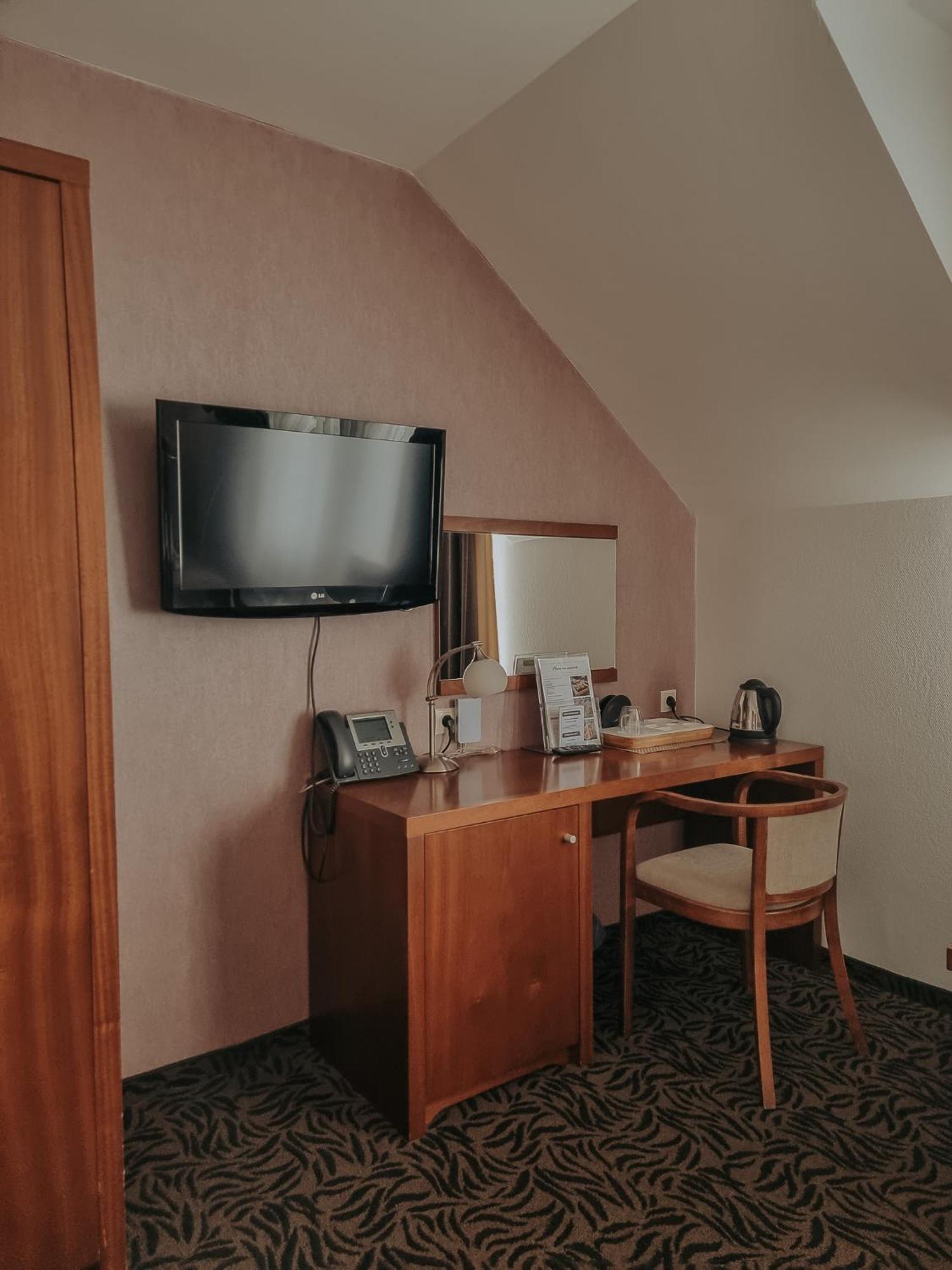 Hotel Azyl Kąty Wrocławskie Dış mekan fotoğraf