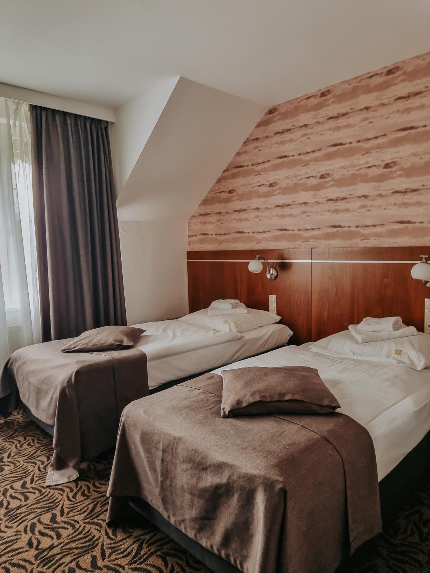 Hotel Azyl Kąty Wrocławskie Dış mekan fotoğraf